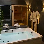 L'inattendu - Escapade Romantique Et Privatif - Jacuzzi, Sauna, Hammam